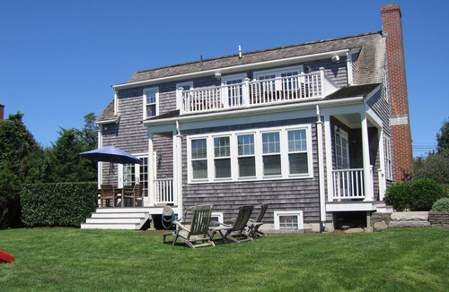 West of Town House | Stroll to Town or Roll to the Brewery or Beaches on Bike Path