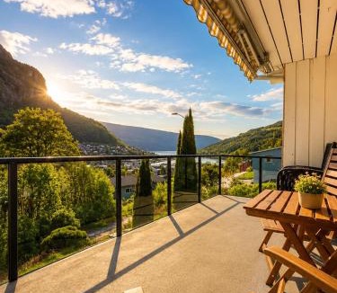 Stryn House | Stryn Panorama