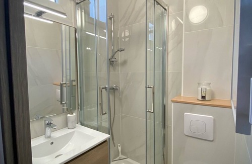 Peone Apartment | Stud'hotel: Studette Plein Centre Valberg