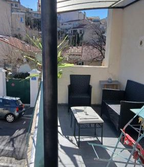 Saint-Lambert Apartment | Stud terras Ville Corniche 2 pers stat gratuit rue Modif suivt possib et accord exclusif