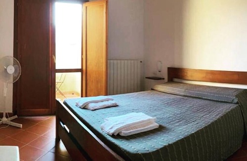 Campiglia Marittima Hostel | Student's Hostel Gowett