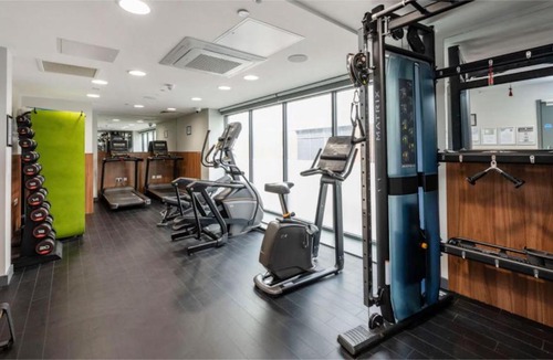 Runnymede Apartment | Students Only Straits Egham - 40 mins to Waterloo - Direct Bus to Heathrow