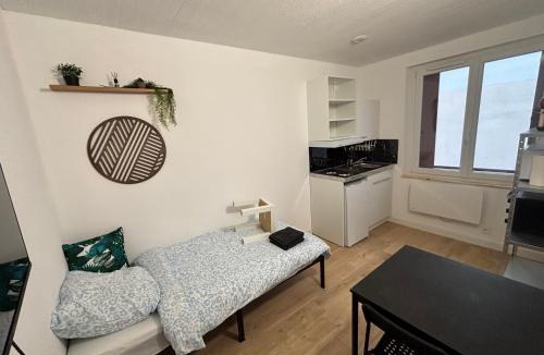 Besancon Apartment | Studette Confort Proche Tramway et Gare