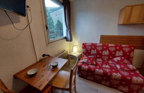Mont-de-Lans Apartment | Studette cosy pour 2 au pied des pistes - FR-1-516-91