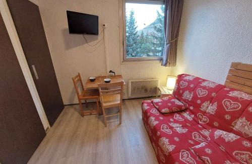 Mont-de-Lans Apartment | Studette cosy pour 2 au pied des pistes - FR-1-516-91