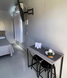 Carianos Hotel | Studio 02 Container Aeroporto