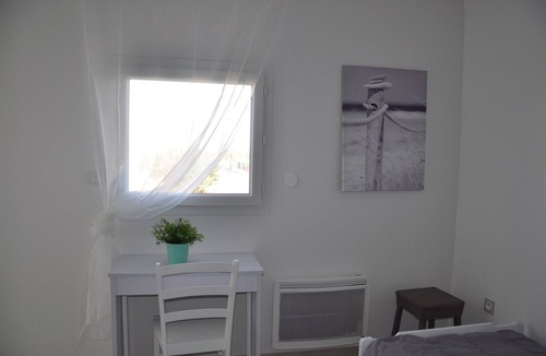Valros Apartment | Studio 1 person in Residence 5km from Pézenas