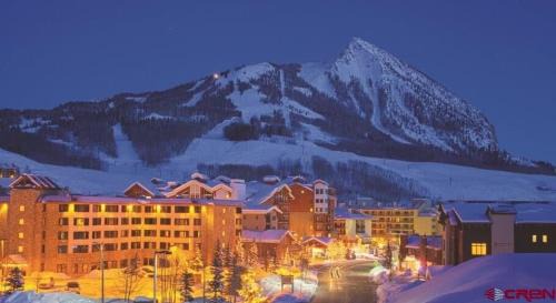 Mount Crested Butte House | Studio 115 Perfect Location with Pool and Hot Tub
