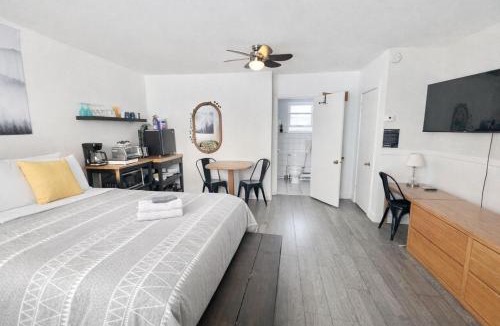 Ste Anne de Beaupre Apartment | Studio 14 - 2 min du Bord de l'eau Foyer & Barbecue