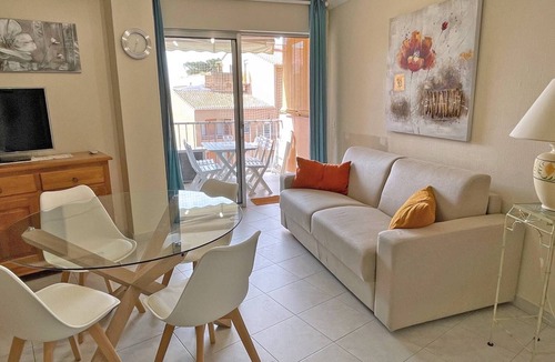 Sainte-Maxime City Centre Apartment | Studio 2/4 people - Sea view - Air conditioning - WiFi - Town centre and beach - Sainte-Maxime