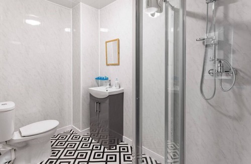 Middlesbrough Apartment | Studio 2 City Centre Fast WiFi Smart TV