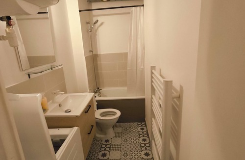 Bretigny-sur-Orge Apartment | Studio 2 minutes from the station, ideal for business trips