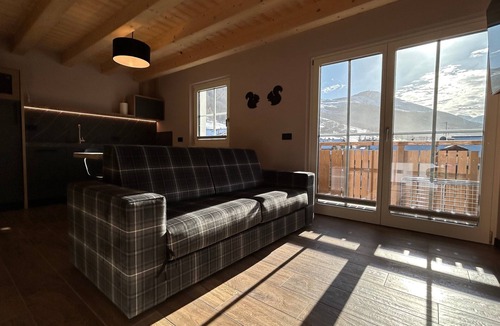 Livigno Apartment | Studio '2 Monolocale' with Mountain View, Balcony and Wi-Fi