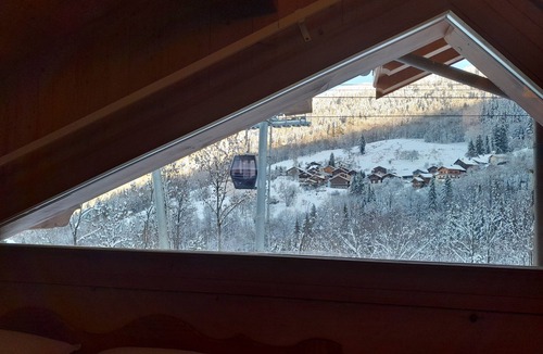 Les Allues Apartment | Studio 2 people in chalet 'Label Méribel'