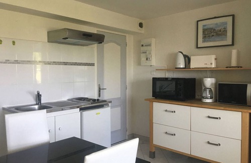 Fondettes Apartment | Studio, 20 m2. Furnished. Garden-level
