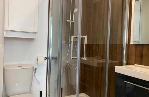 Mont d'Arene Apartment | Studio 25m2 climatisé-parking privé - Lycée Roosevelt - Arena - Gare