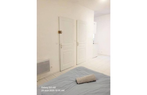 Bedarieux Apartment | Studio 3.