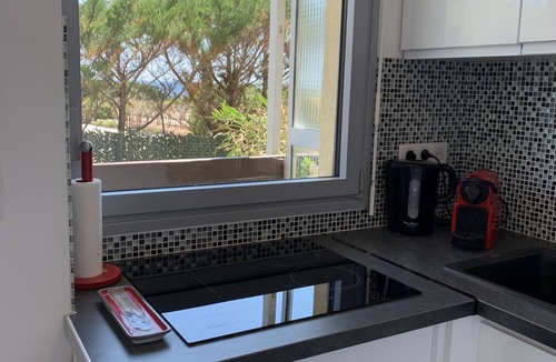 Sainte-Maxime City Centre Apartment | Studio 3 Front de Mer, Rénové, Parking Privé, Internet, Petits Animaux Acceptés