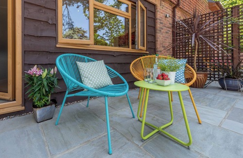 Netley Apartment | Studio 3 - Ground floor self catering fully equipped studio with patio area