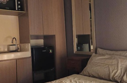 Highway Hills Apartment | Studio 33 Urban Deca EDSA City View