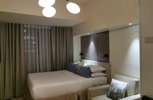 Lahug Apartment | Studio 38 Park Ave IT Park 20th Floor Cebu City