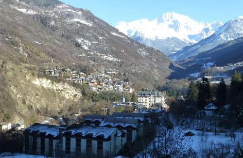 Brides-les-Bains Apartment | Studio 4 Pers avec WiFi et Parking à Brides-les-Bains - FR-1-512-59