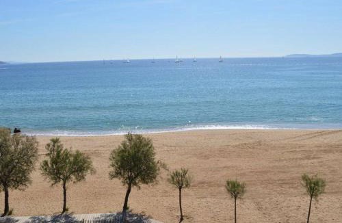 Le Lavandou Apartment | Studio 4 Pers. avec Terrasse sur la Plage au Lavandou - FR-1-251-251