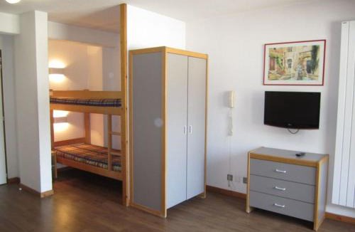 Brides-les-Bains Apartment | Studio 4 Pers Centre Ville avec Wifi et Parking - FR-1-512-113
