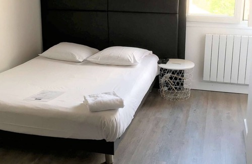 Saint-Michel - Nansouty - Saint-Genes Apartment | Studio 50 meters from the tram (number 24)