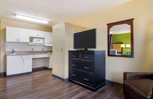 Rochester Hotel | Studio 6 Corporate Extended Stay Rochester Henrietta NY