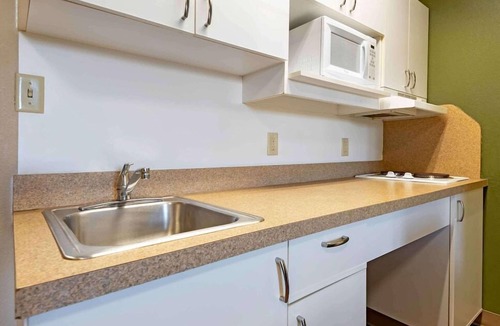 Rochester Hotel | Studio 6 Corporate Extended Stay Rochester Henrietta NY