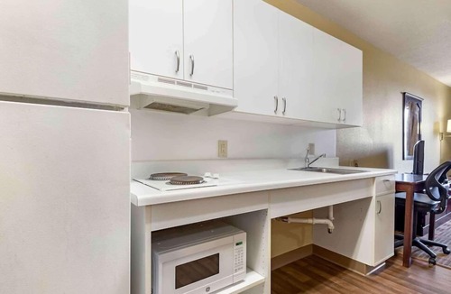 Rochester Hotel | Studio 6 Corporate Extended Stay Rochester Henrietta NY