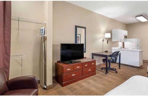 Lisle Hotel | Studio 6 Corporate Extended Stay Chicago Lisle IL