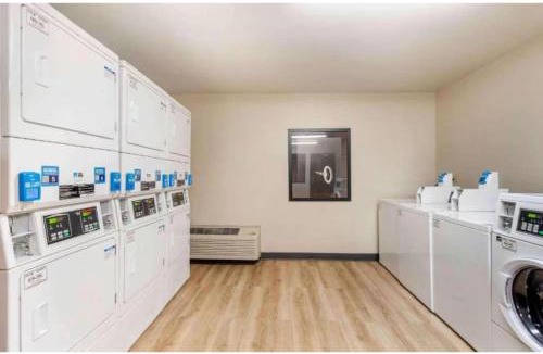 Lisle Hotel | Studio 6 Corporate Extended Stay Chicago Lisle IL