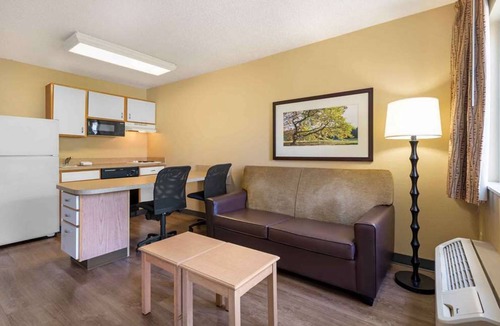 Malvern Hotel | Studio 6 Corporate Extended Stay Philadelphia Malvern Swedesford Rd. PA