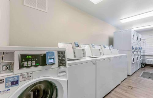 El Dorado West Hotel | Studio 6 Extended Stay El Paso East TX