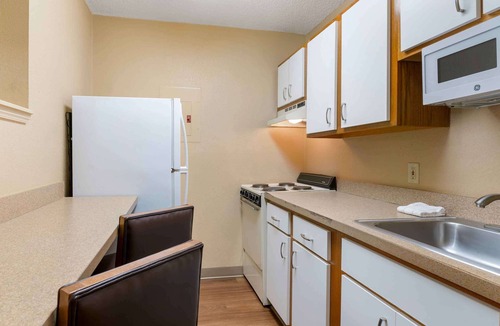 Maryland Heights Hotel | Studio 6 Extended Stay - St Louis, MO - Westport/Craig Road