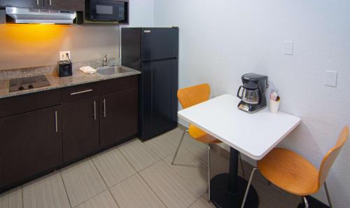 Coral Springs Hotel | Studio 6 Extended Stay - Coral Springs, FL- Fort Lauderdale