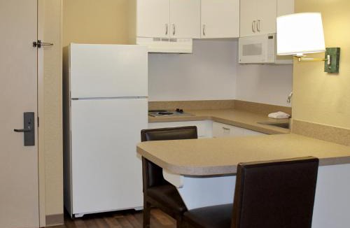 Vernon Hills Hotel | Studio 6 Extended Stay Chicago Vernon Hills Lincolnshire IL
