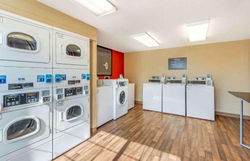 Vernon Hills Hotel | Studio 6 Extended Stay Chicago Vernon Hills Lincolnshire IL