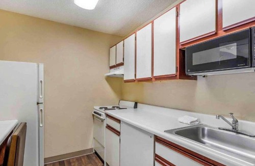 Florence Hotel | Studio 6 Extended Stay Florence, KY - Meijer Dr./Cincinnati
