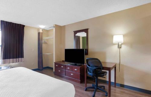 Brookfield Hotel | Studio 6 Extended Stay Milwaukee Brookfield WI