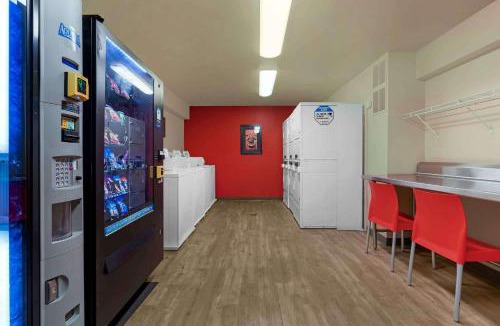 Sacramento Hotel | Studio 6 Extended Stay Sacramento Arden Way CA