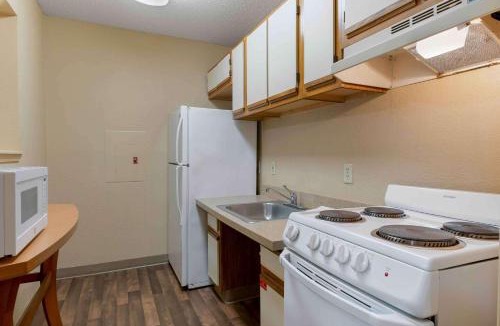 Mishawaka Hotel | Studio 6 Extended Stay South Bend Mishawaka South IN