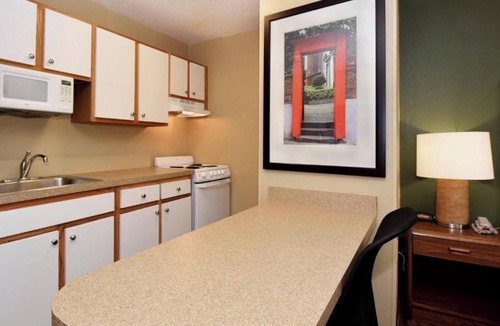 Mishawaka Hotel | Studio 6 Extended Stay South Bend Mishawaka South IN