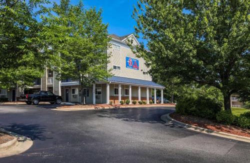 Greensboro Hotel | Studio 6 Extended Stay - Greensboro, NC - I-40