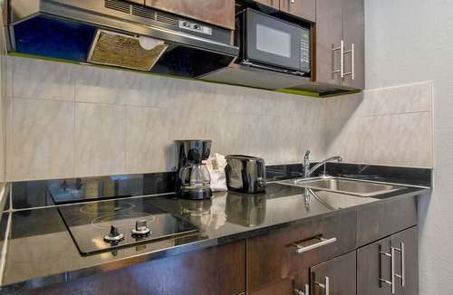 North San Antonio - SAT Hotel | Studio 6 San Antonio, TX - Airport