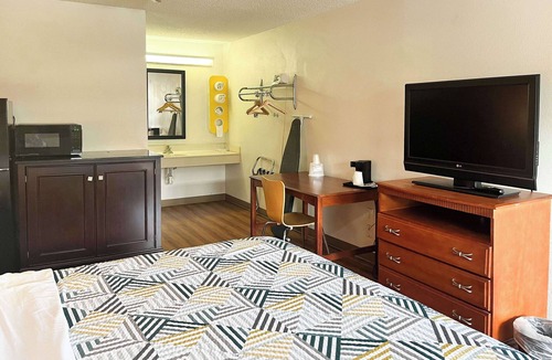 Dayton Hotel | Studio 6 Suites Dayton, Oh - Englewood