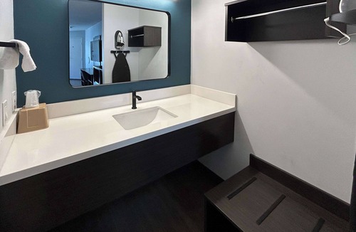 Gardena Hotel | Studio 6 Suites Gardena, CA