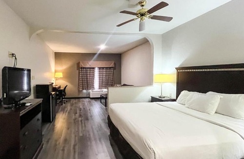 FM 1960 Hotel | Studio 6 Suites Houston, TX - Spring